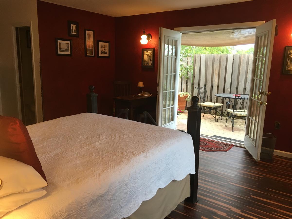 Lakehouse Bed And Breakfast 峡谷湖 外观 照片