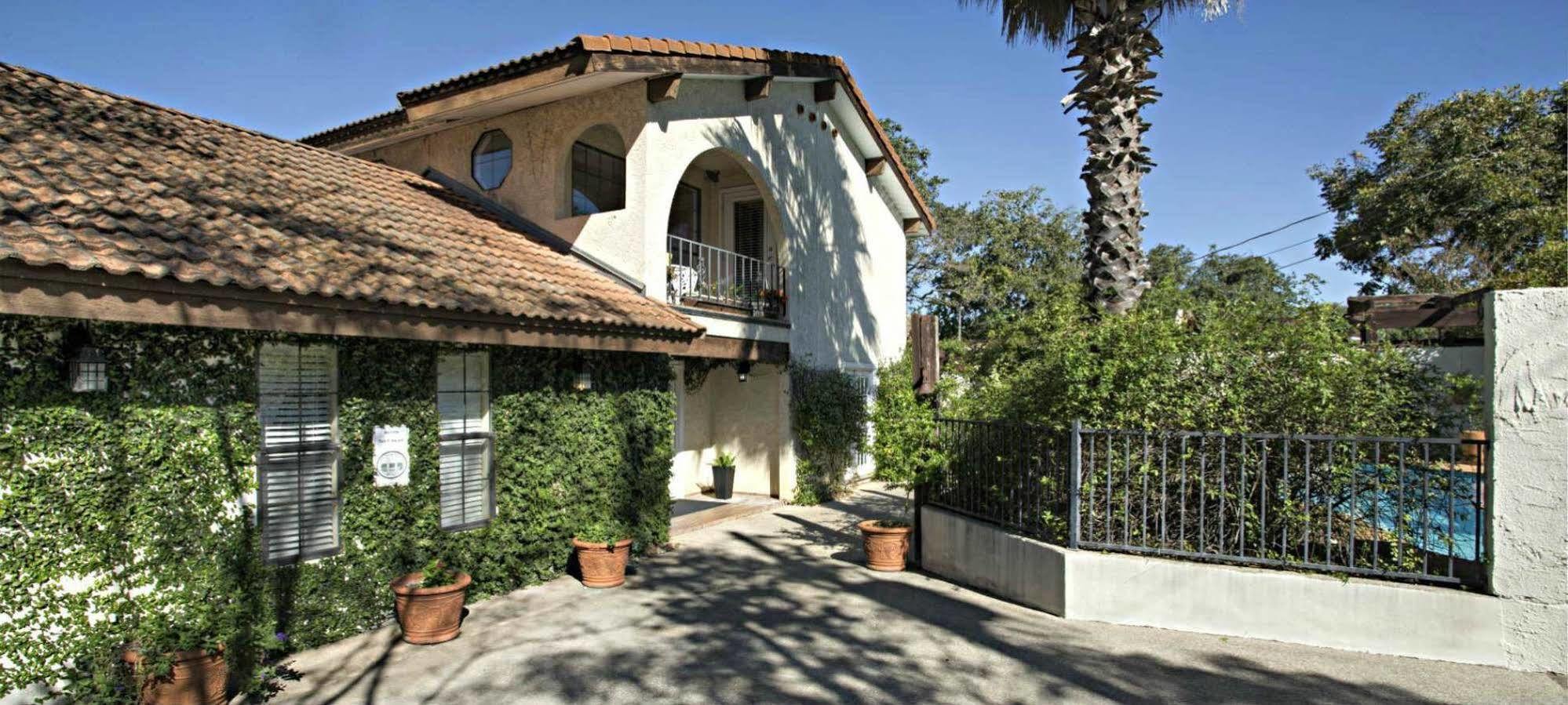 Lakehouse Bed And Breakfast 峡谷湖 外观 照片