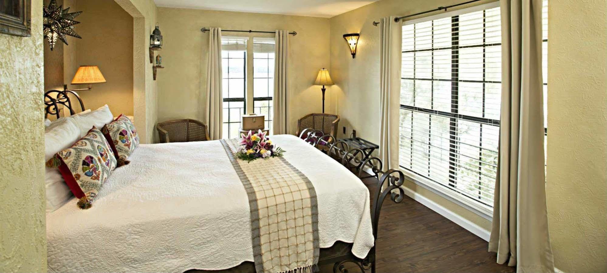 Lakehouse Bed And Breakfast 峡谷湖 外观 照片