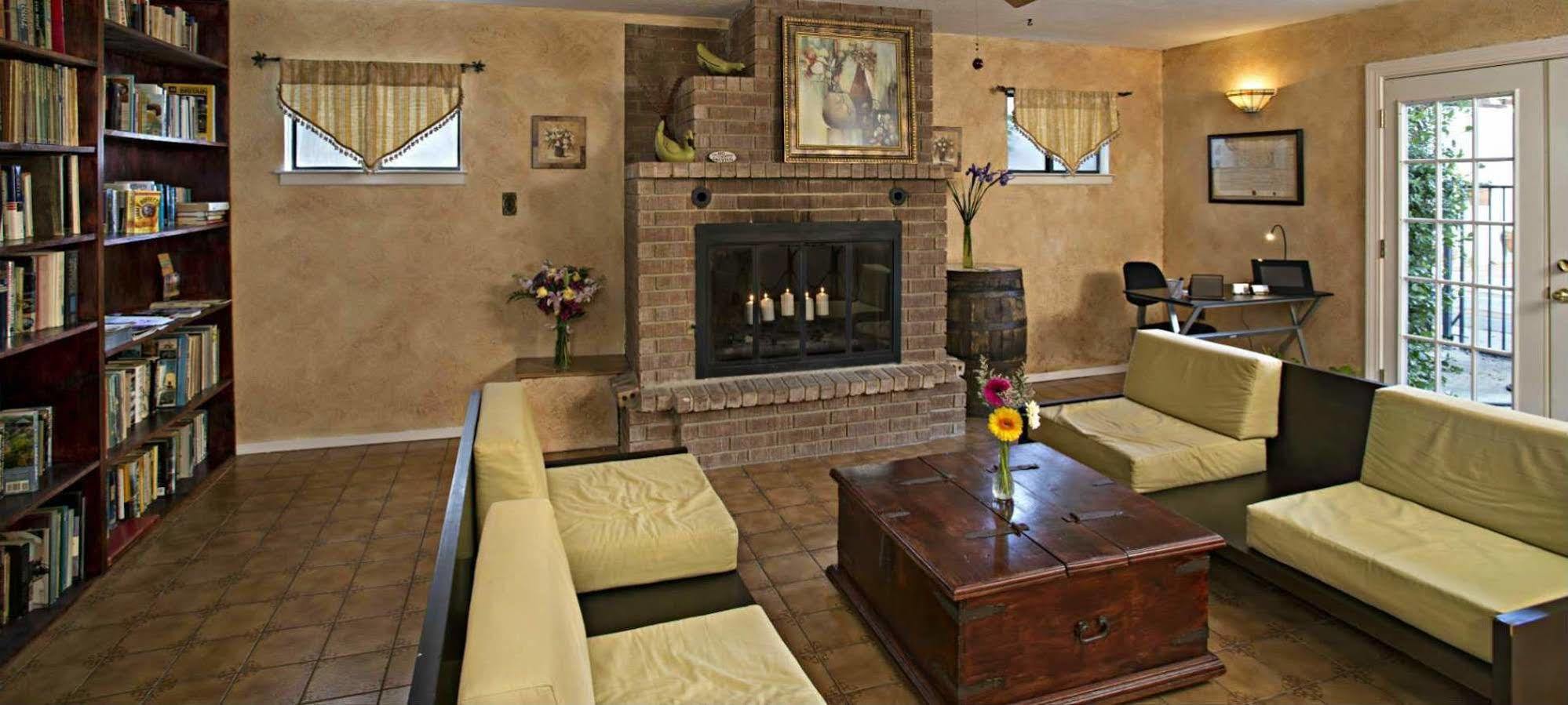 Lakehouse Bed And Breakfast 峡谷湖 外观 照片